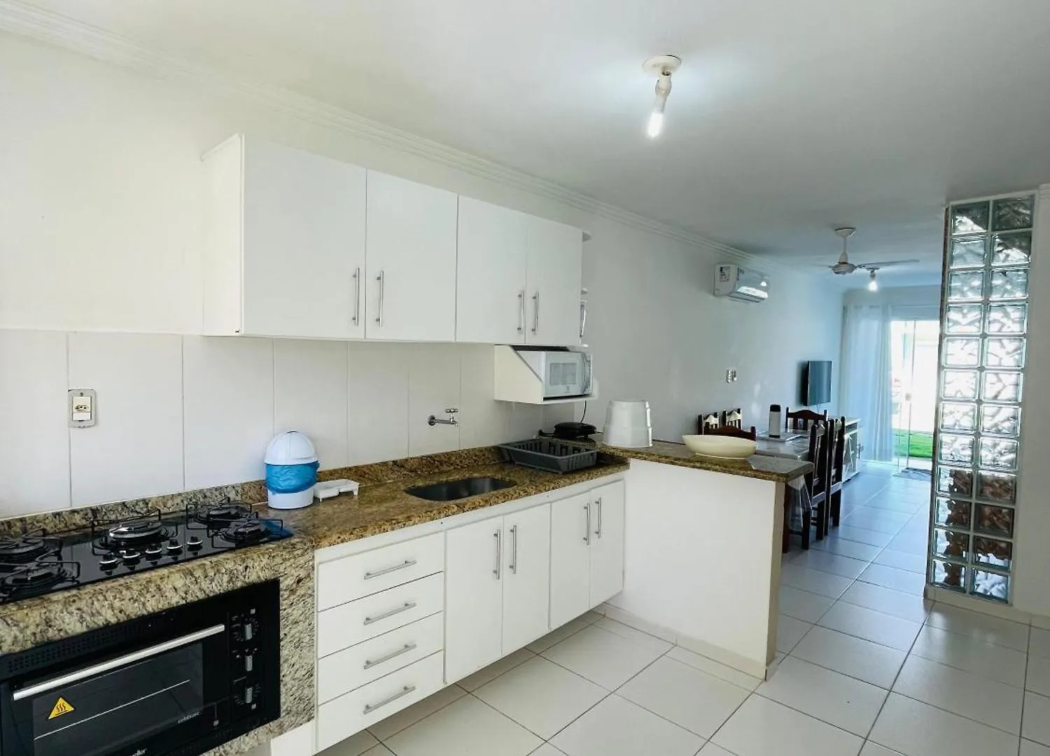 Apartamento próximo ao Axé Moi - Praia Taperapuã- BA- até 8 pessoas Porto Seguro